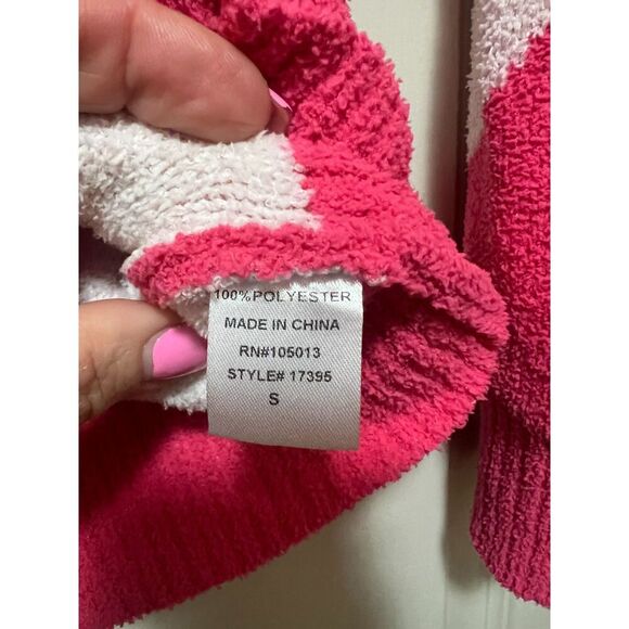 Womens Fluffy soft Vneck sweater, size small - Picture 3 of 4